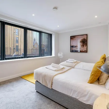 The Concord Modern 1 Bedroom Apartment *