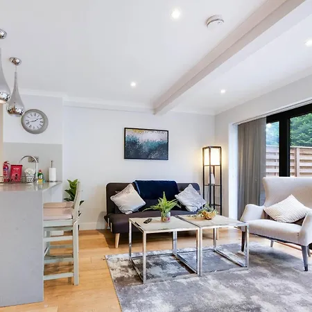 The Concord Modern 1 Bedroom Apartment