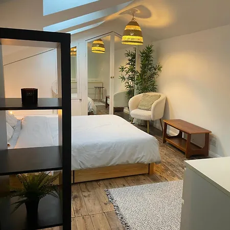 Loft Apartment *