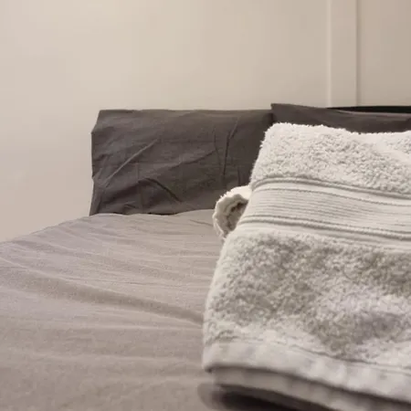 2 Bed Ground Floor Flat With Garden Next To Turnpike Lane Tube & Bus