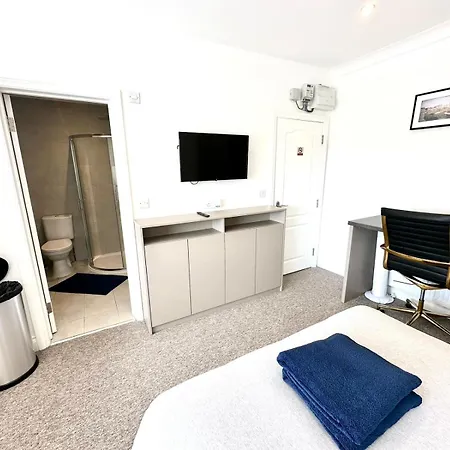 Apartment Sunny Modern, Private Apartment,15 Mins To London