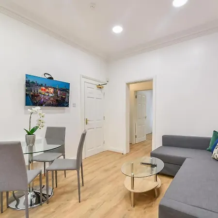 2 Bed Piccadilly 2 *