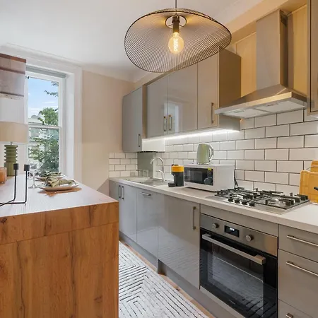 House Of Cambridge Gardens In Notting Hill *