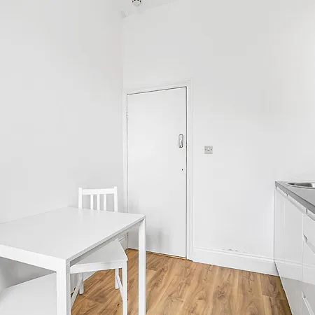 Cozy Brand New Studio In Hampsted Pass The Keys Apartamento