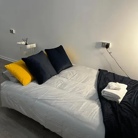 Stylish Near Excel London- Sleeps 4!