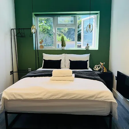 Luxury Flats, Ideal For Tourists * London