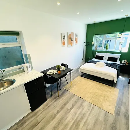 Luxury Flats, Ideal For Tourists * London