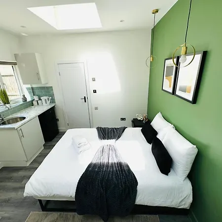 Luxury Flats, Ideal For Tourists Apartment *