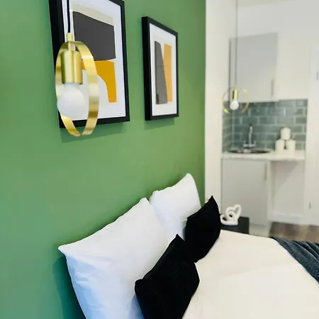 Luxury Flats, Ideal For Tourists Apartment *