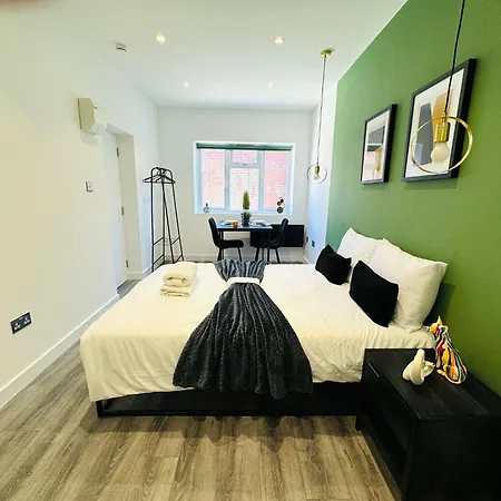 Luxury Flats, Ideal For Tourists * London