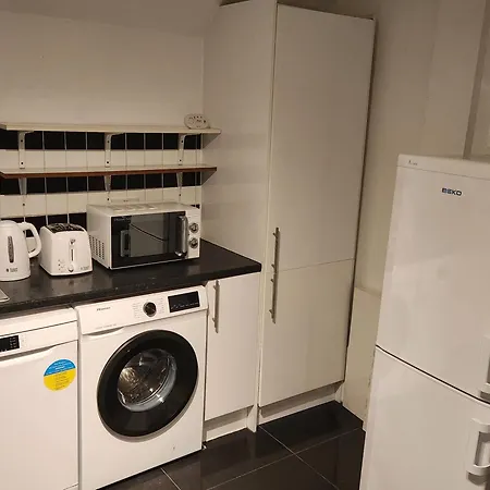 Flat With Work Station, Monitor, Smart Tv & Netflix Apartmán *