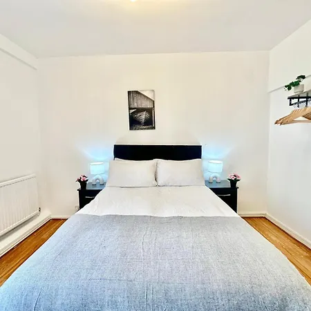 Two Bedroom Near Paddington Station * Londres