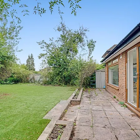 Apartment Lux 5 Bed Sleeps 11, 10 Mins From Wembley Stadium, Jacuzzi And Steam Shower