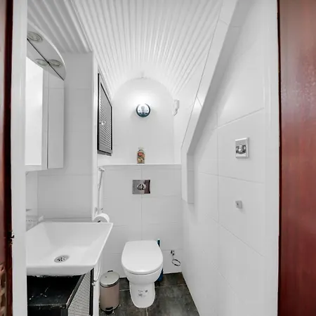Lux 5 Bed Sleeps 11, 10 Mins From Wembley Stadium, Jacuzzi And Steam Shower *