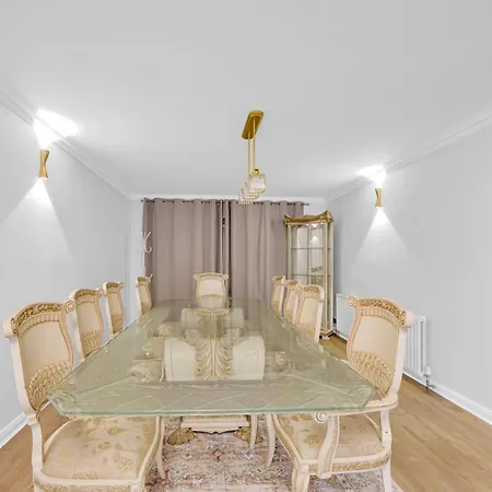 Apartment Lux 5 Bed Sleeps 11, 10 Mins From Wembley Stadium, Jacuzzi And Steam Shower