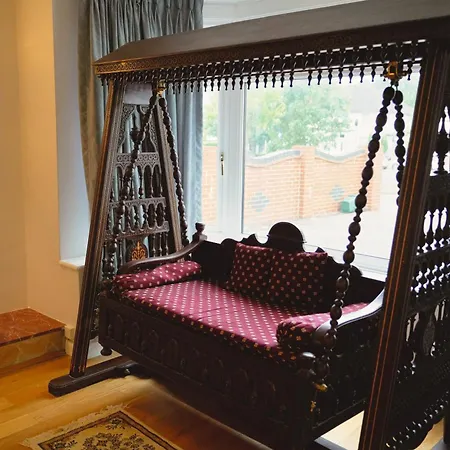 Apartment Lux 5 Bed Sleeps 11, 10 Mins From Wembley Stadium, Jacuzzi And Steam Shower