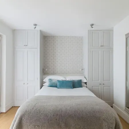 Apartment Holland Park 2 Bed *