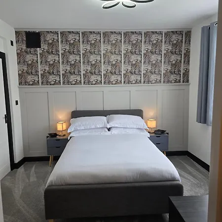 Double With Ensuite Bathroom *