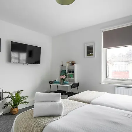 Pensjonat Livestay Affordable En-suite Studio In London, N14 *