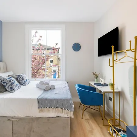 Cityscape Oasis Chic For Urban Dwellers London