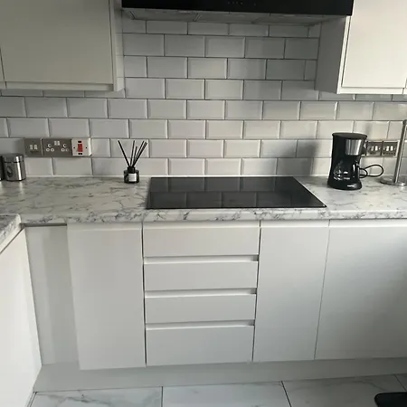 Stylish Near Excel London- Sleeps 4! アパート