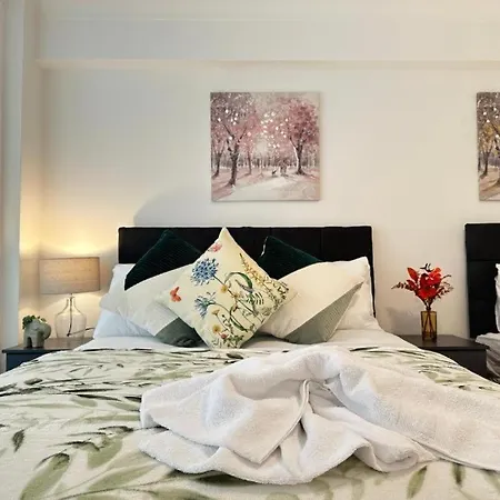 Kendal Street One Bedroom Apartment *