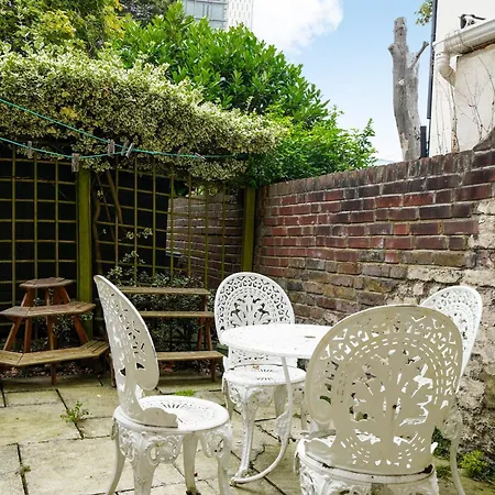 The Earl's Court Wonder - Adorable 1bdr Flat With Terrace *