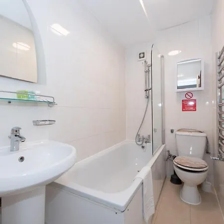 Pass The Keys Cosy One Bedroom Near Hyde Park Oxford Street Apartment *