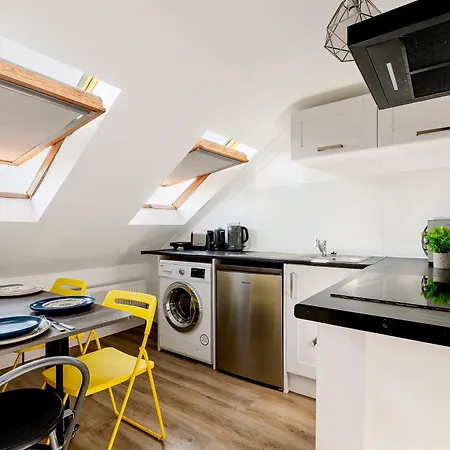 Bright 2br Flat, Forest Gate, East