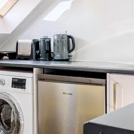 Bright 2br Flat, Forest Gate, East