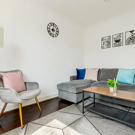 Bright 2br Flat, Forest Gate, East Apartment *