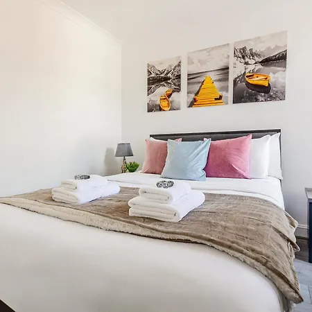 Bright 2br Flat, Forest Gate, East * London