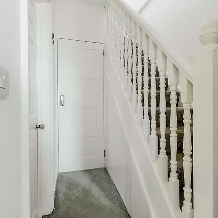 Bright 2br Flat, Forest Gate, East *