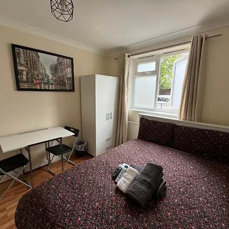Huge And Affordable 3 Bedroom Flat In Hammersmith For 7 People With Welcome Breakfast *