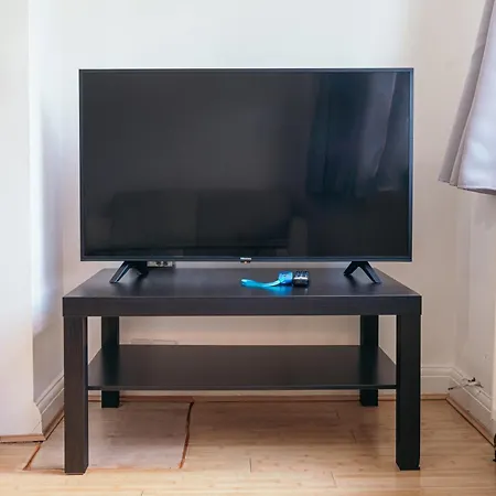 Apartment 2 Bed, Wembley, Ealing, *