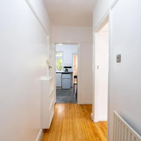 Apartment 2 Bed, Wembley, Ealing, London