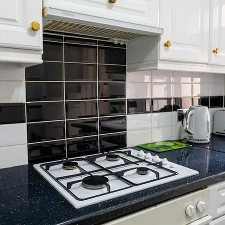 2 Bed, Wembley, Ealing, * London
