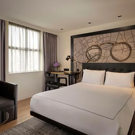 Hotel Holmes 4*