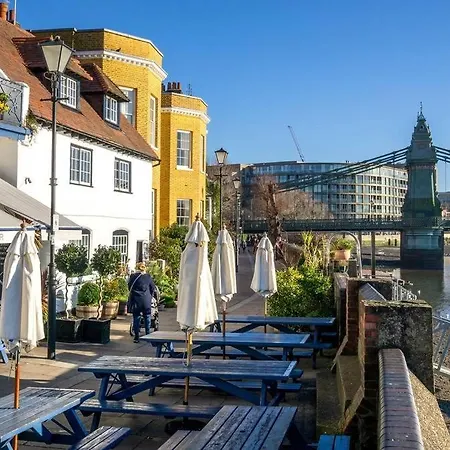 Perfect For 6 - 2 Bedroom 2 Bathroom By The Famous Hammersmith Riverside *