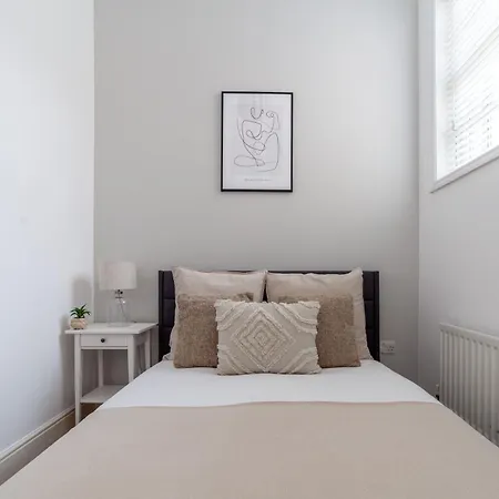 The Haggerston Collection Daire