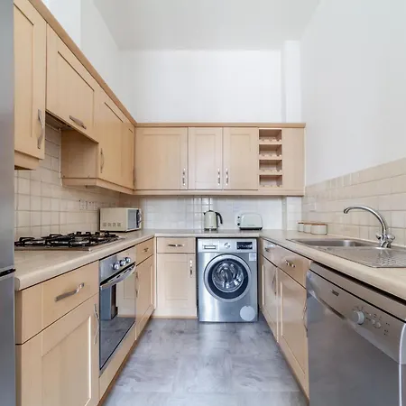 Daire The Haggerston Collection