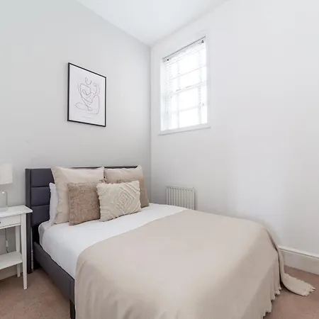 Daire The Haggerston Collection *