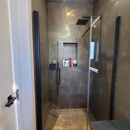 Unique Ultra Modern House Apartment Whetstone