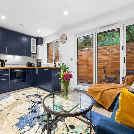 Modern 1 Bed Flat In Barnes Near River Thames Apartment