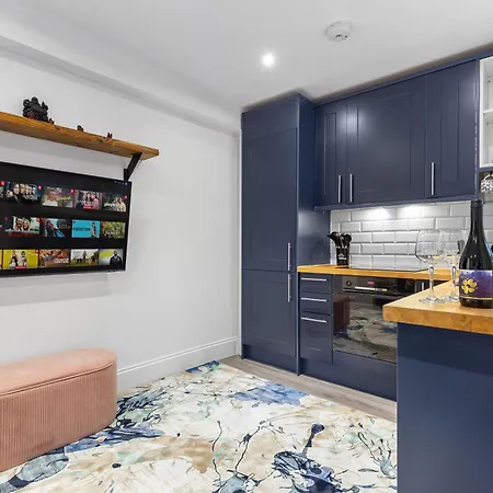 Modern 1 Bed Flat In Barnes Near River Thames *