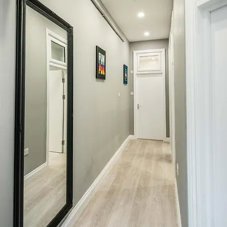 Museum Gate Apartment *