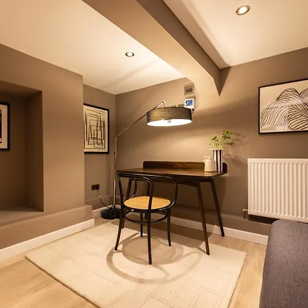 The Tyrwhitt Road Place - Lovely 2bdr Flat With Garden 公寓