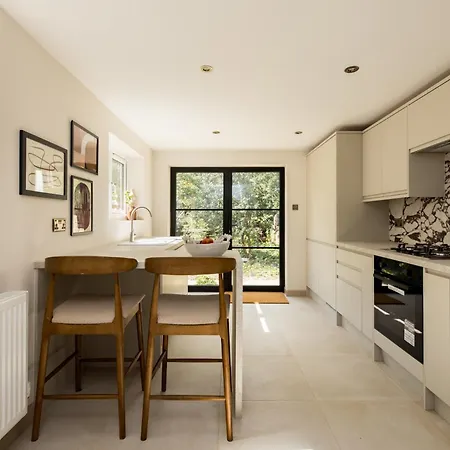 公寓 The Tyrwhitt Road Place - Lovely 2bdr Flat With Garden *
