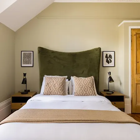 The Tyrwhitt Road Place - Lovely 2bdr Flat With Garden