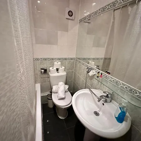 Bright Studio In Central *